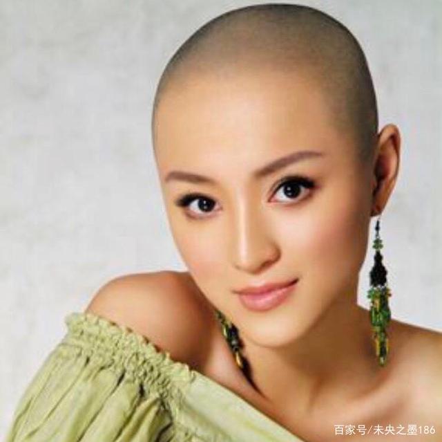 拿人性做賭注！我剃光頭「謊稱得絕症」　卻驗證了「男友和富豪」兩個男人的愛情：最後真病了