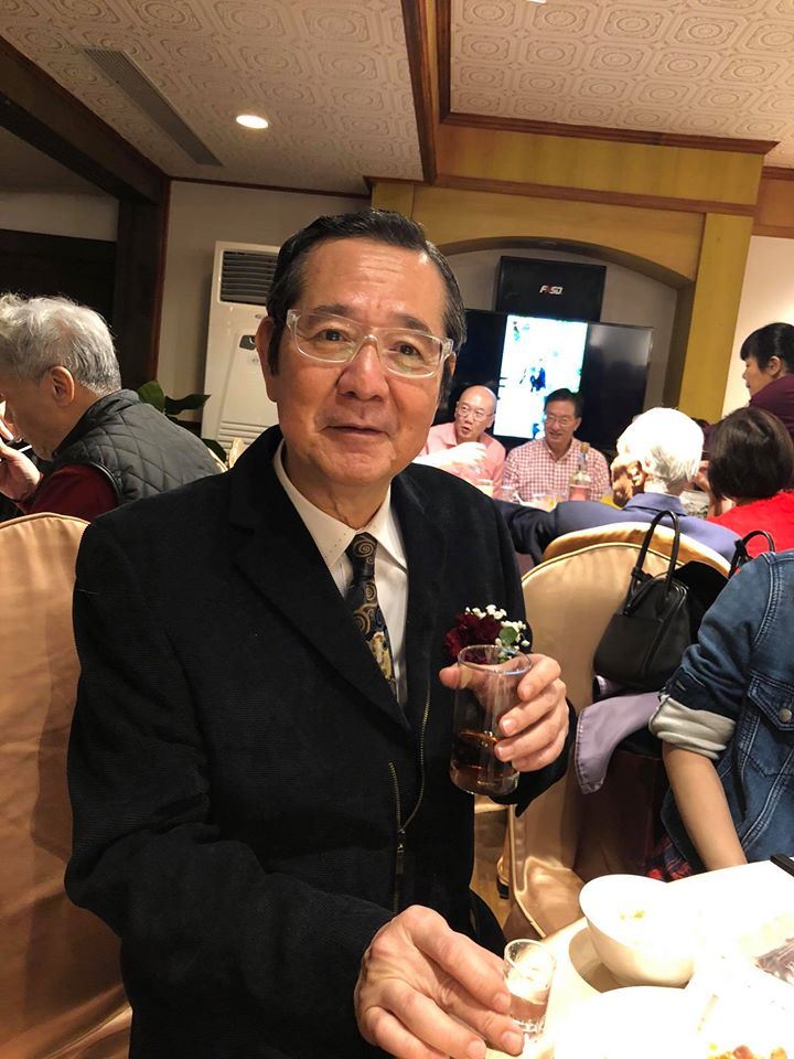 罕曬愛妻！巴戈結縭40年見妻仍心動「我老婆真的好美」　妻子背景曝光「兩人是同班同學」：好深的緣分