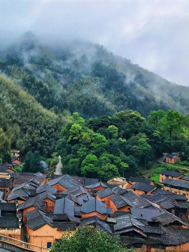 被遺忘的村落！她來到「擁有600年歷史古村」打造鄉間民宿　與大自然結合「每天一打開窗」美到像仙境