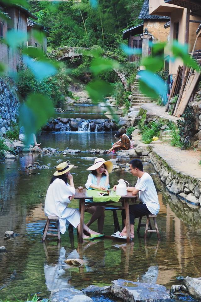 被遺忘的村落！她來到「擁有600年歷史古村」打造鄉間民宿　與大自然結合「每天一打開窗」美到像仙境