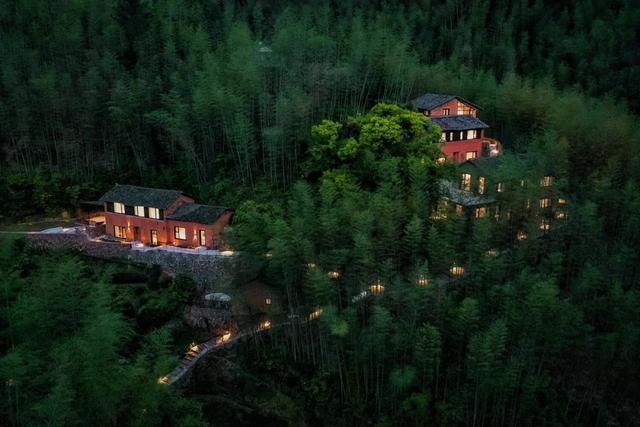 被遺忘的村落！她來到「擁有600年歷史古村」打造鄉間民宿　與大自然結合「每天一打開窗」美到像仙境