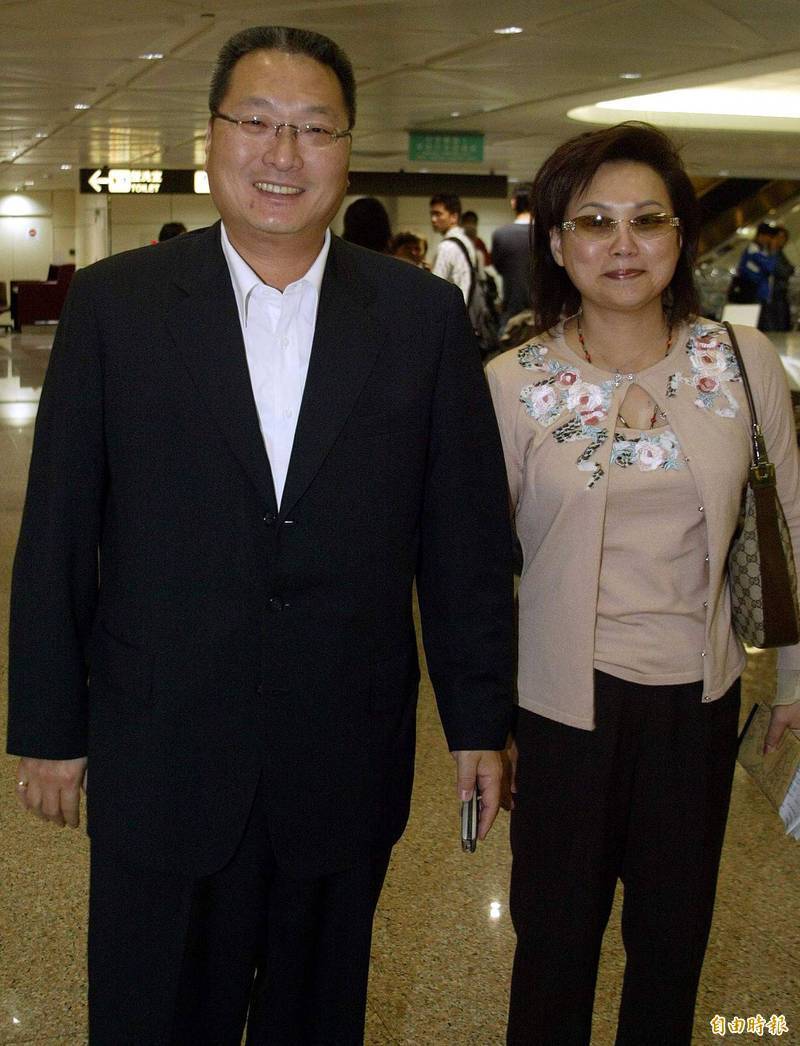 以為能白頭偕老！偶像始祖嫁百億總裁「月領萬元薪水」被逼逃亡異國　癡等夫14年終悟「大難臨頭各自飛」