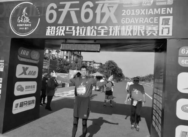 病魔來敲門！他被醫生預判「生命剩3個月」　走出病房「4年跑完66場馬拉松」網淚奔：真勇士