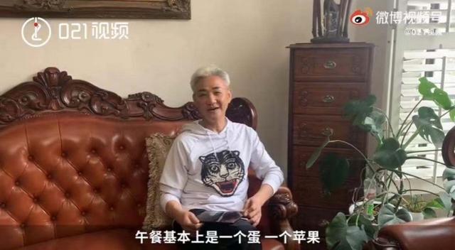 越活越逆齡！71歲爺爺「一習慣堅持20年」外表40年沒變過　「曬年輕舊照」網驚：老了更帥