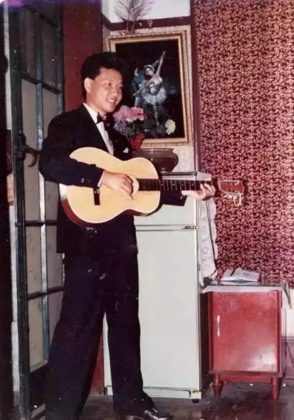 越活越逆齡！71歲爺爺「一習慣堅持20年」外表40年沒變過　「曬年輕舊照」網驚：老了更帥