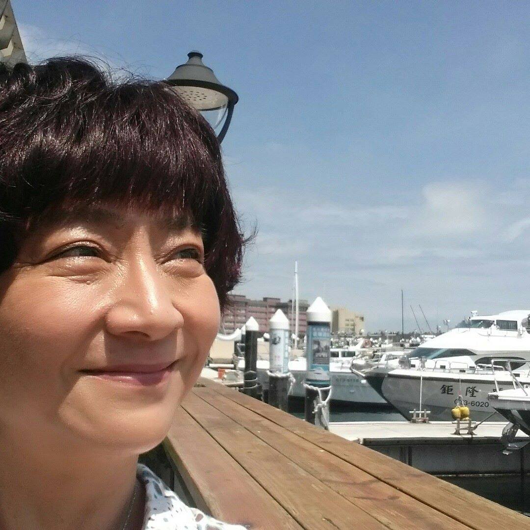 為兒女舉家搬山上住！楊麗音不擠明星學校「聞女兒班上有特殊生」反應好暖　「堅持實地考察學校」不讓他們關在溫室裡
