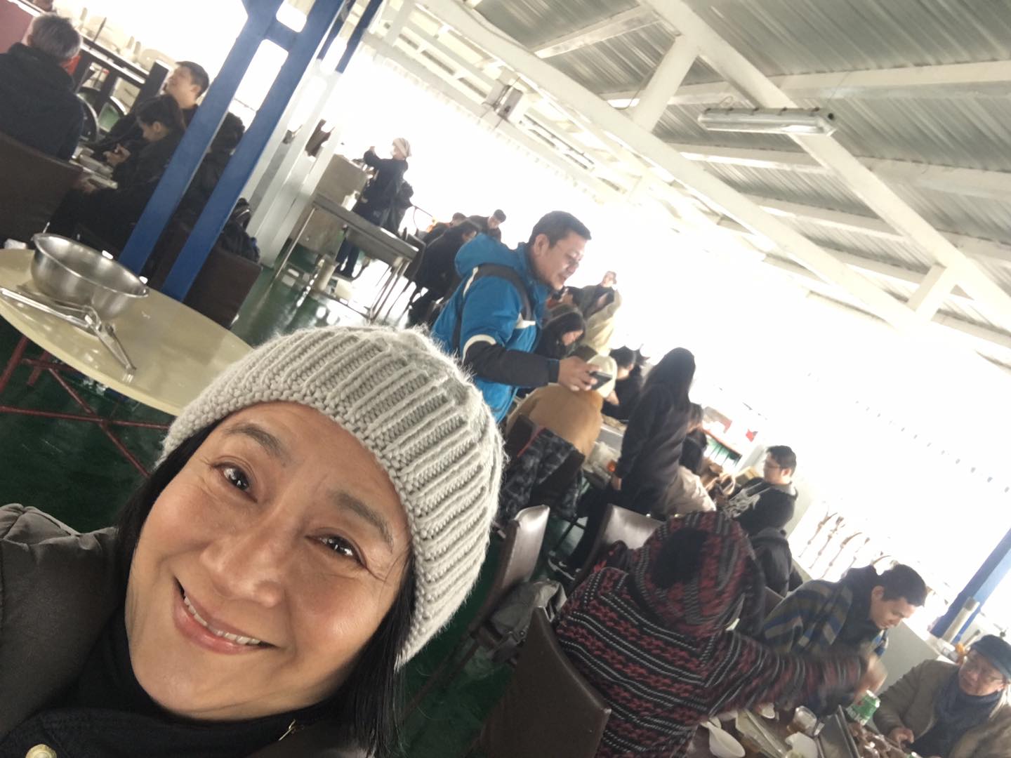 為兒女舉家搬山上住！楊麗音不擠明星學校「聞女兒班上有特殊生」反應好暖　「堅持實地考察學校」不讓他們關在溫室裡