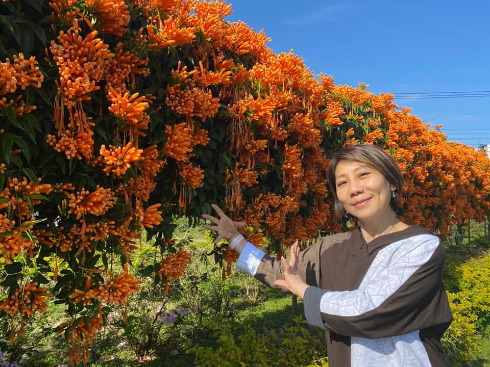 「爸爸嘆一口氣就走了」！郎祖筠長照失智父7年「卻來不及見最後一面」　恨不得「揭開爸爸往生布」把父思念刺腳上