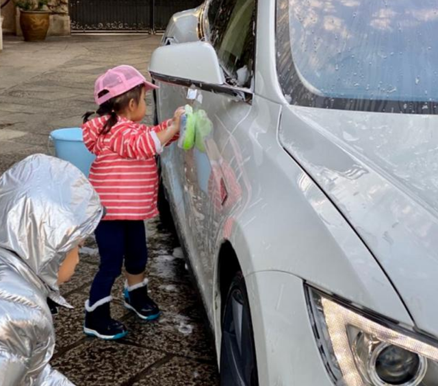  真坑爹！6歲屁孩一鍵清空「爸爸購物車」　秒花30萬「坑慘老爸」商家：東西可退，孩子不行