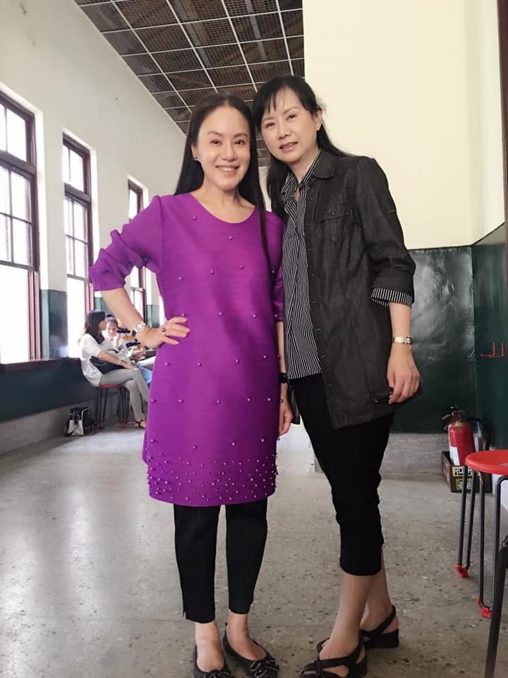 昔玉女姐妹驚艷同框！李碧華隔20年「揪才女重溫往日情」快認不出彼此　笑揭老友「商場強人驚天身分」引退更成功