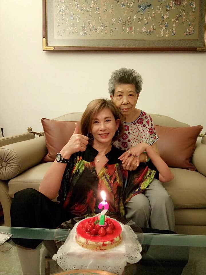 喪父又試管失敗！周丹薇陷憂鬱「80歲老母三步九叩」求她振作　痛哭懺悔「我讓她失望了」再無法盡孝