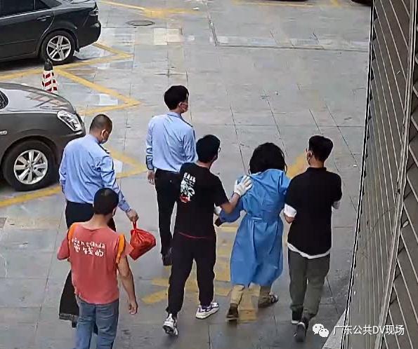 緣分冥冥中注定！他跑外送「被路邊街友吸引」長得好像哥哥　報警後「時隔10年再重逢」兩人相擁而泣