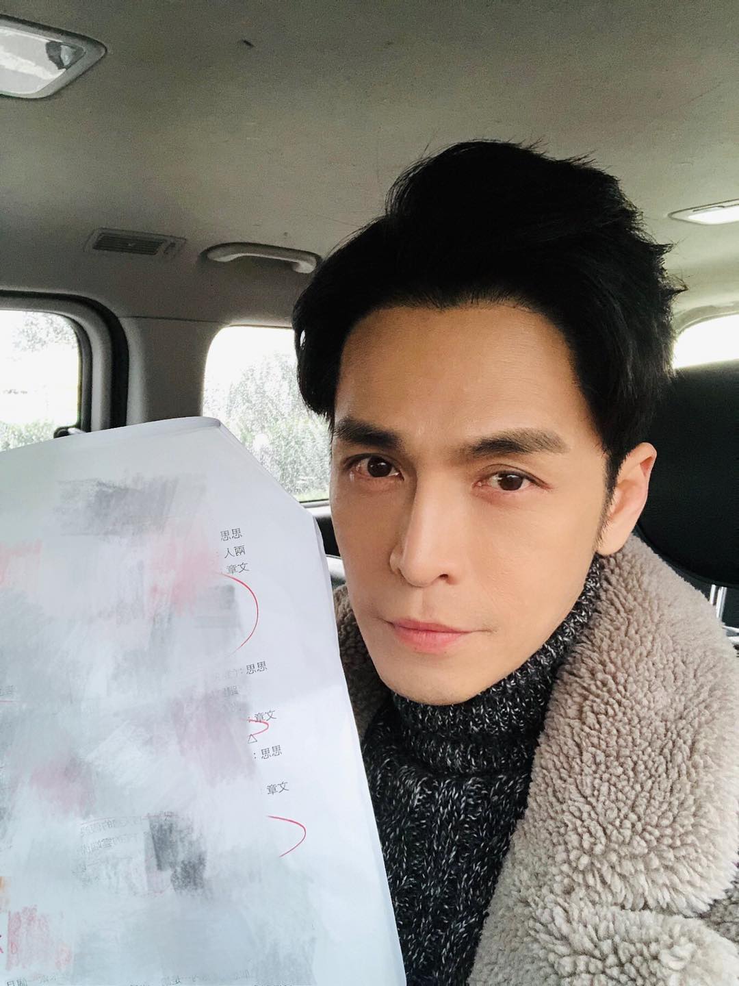 本來不用努力？本土劇男星「揭超雄厚家世背景」親戚都是大人物　曾被要求繼承家業「卻堅持當演員靠自己」