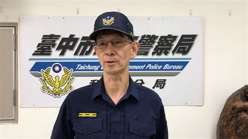兒受病苦輕生！單親母哭倒「湊不出5萬喪葬費」領不回大體　獨留兒躺殯儀館「暖警出手相助」