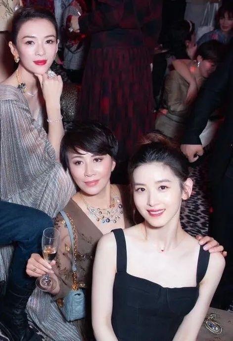 離婚只能得5塊錢！她嫁大19歲富豪「原諒丈夫不忠」　3拒張藝謀「22歲成最年輕女富豪」