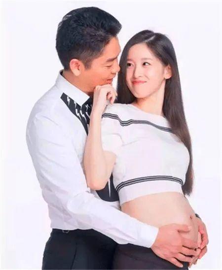 離婚只能得5塊錢！她嫁大19歲富豪「原諒丈夫不忠」　3拒張藝謀「22歲成最年輕女富豪」