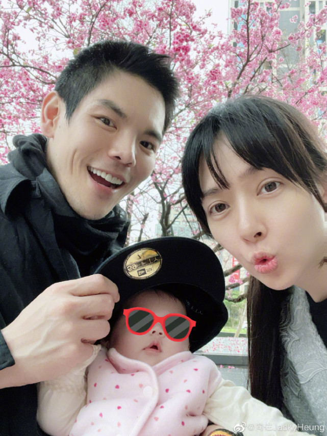 產後7個月正式復工！郭碧婷亮相活動「面色紅潤」氣色好　曝女兒「小奶皇名字由來」一臉幸福