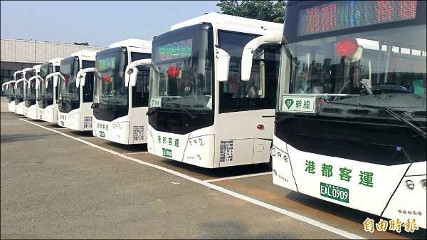 她搭公車摔傷「氣憤向客運公司求償76萬」　法官調出監視器「霸氣判免賠」：司機根本沒錯啊