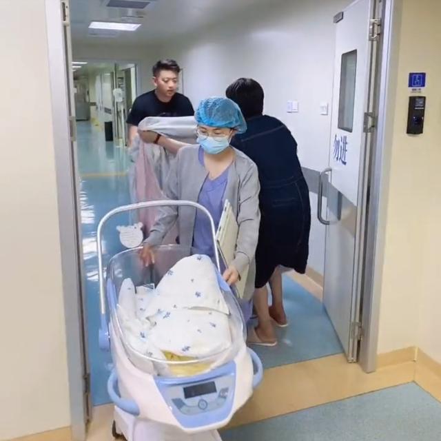 情同親生！兒媳剛出產房「婆婆立刻衝到身旁」　一連傳暖舉「她大呼沒嫁錯人」網感動：最棒的婆婆