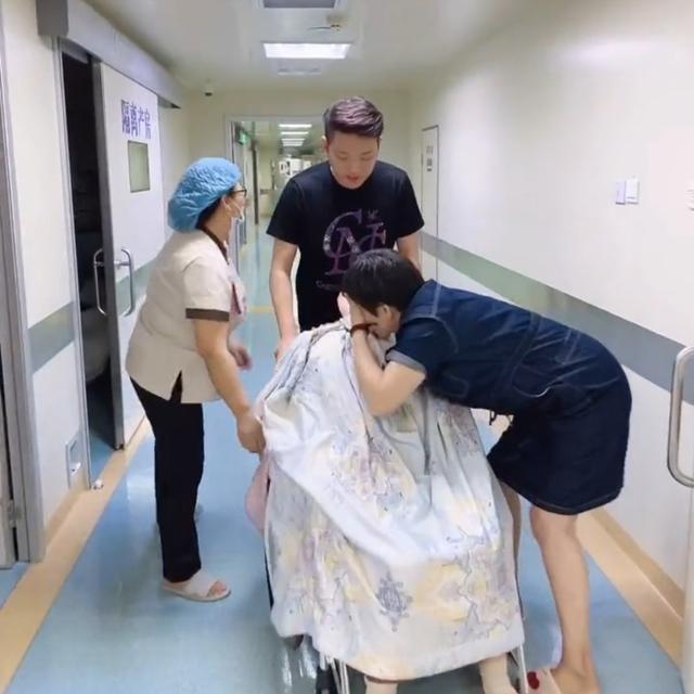 情同親生！兒媳剛出產房「婆婆立刻衝到身旁」　一連傳暖舉「她大呼沒嫁錯人」網感動：最棒的婆婆
