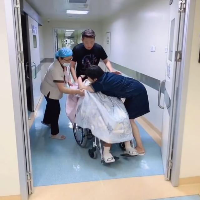 情同親生！兒媳剛出產房「婆婆立刻衝到身旁」　一連傳暖舉「她大呼沒嫁錯人」網感動：最棒的婆婆