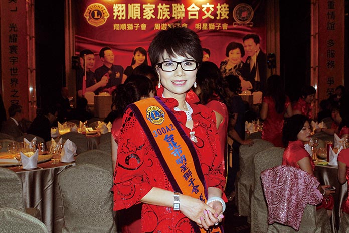 婚姻事業全歸零！上官明莉「住法鼓山修行2年」谷底重生　散盡家財「反與愛女修復關係」笑談餘生規劃