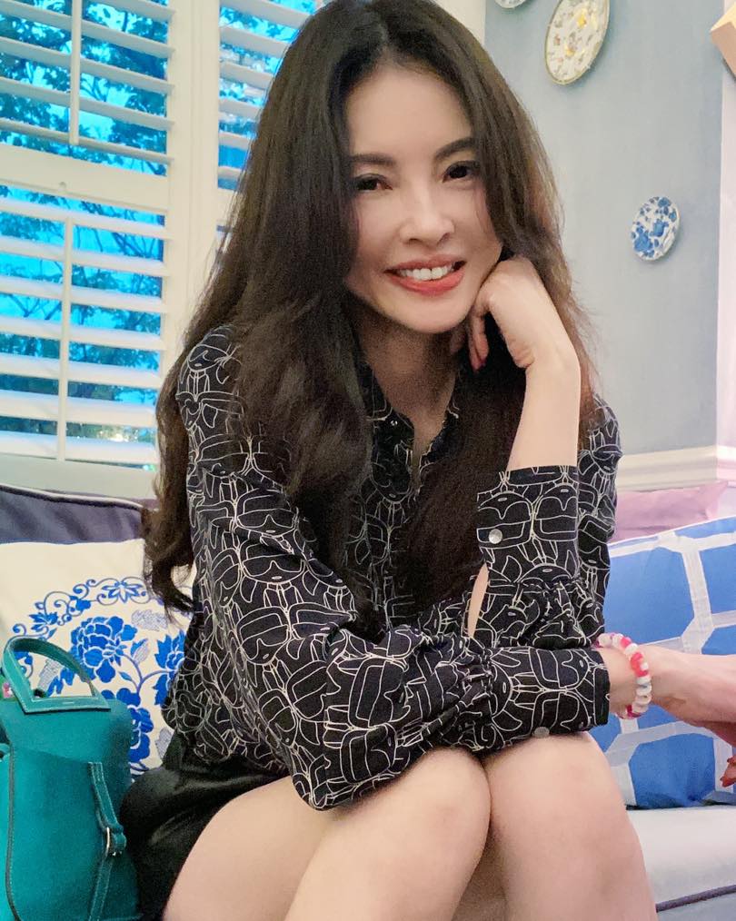 遭爆「從沒倒過1杯水給婆婆」何如芸反擊了！坦言「我最適合當老婆」網友全力挺：懂事女人的無奈