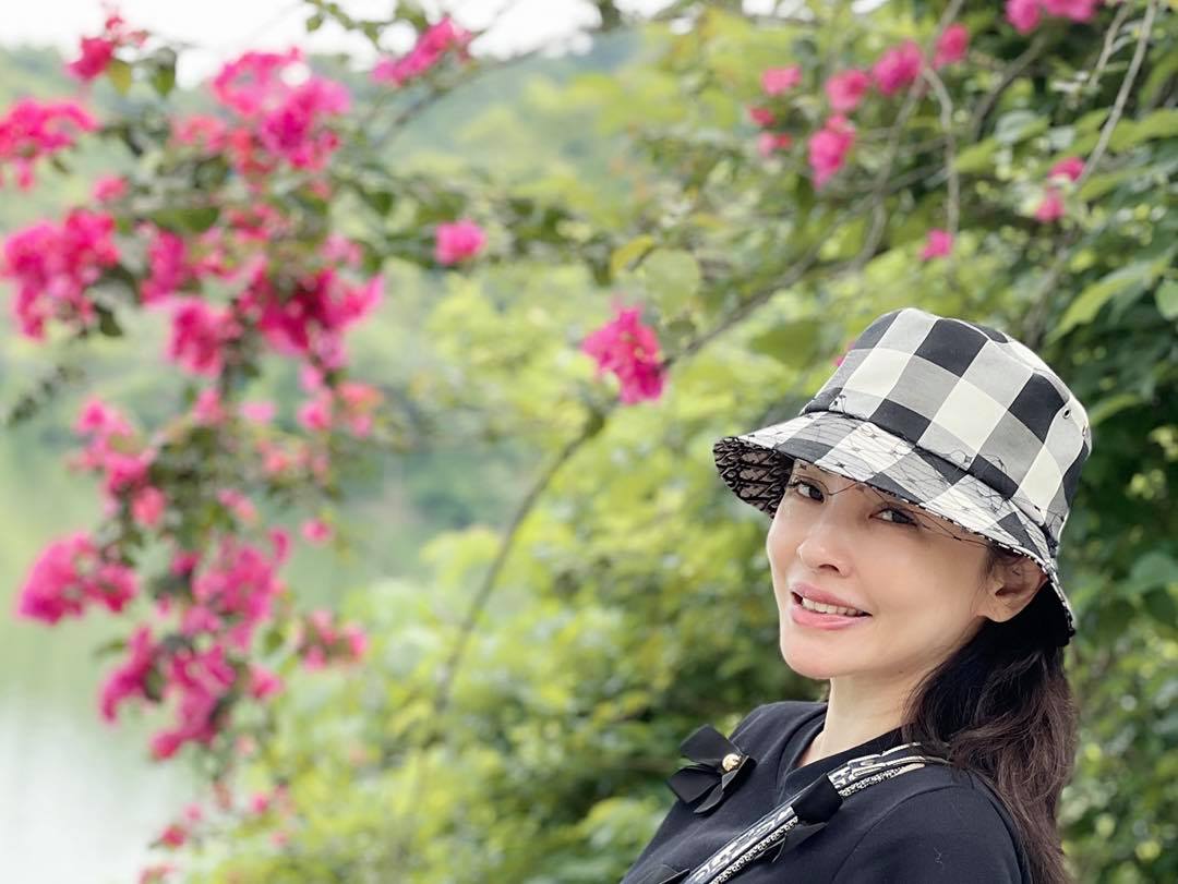 遭爆「從沒倒過1杯水給婆婆」何如芸反擊了！坦言「我最適合當老婆」網友全力挺：懂事女人的無奈