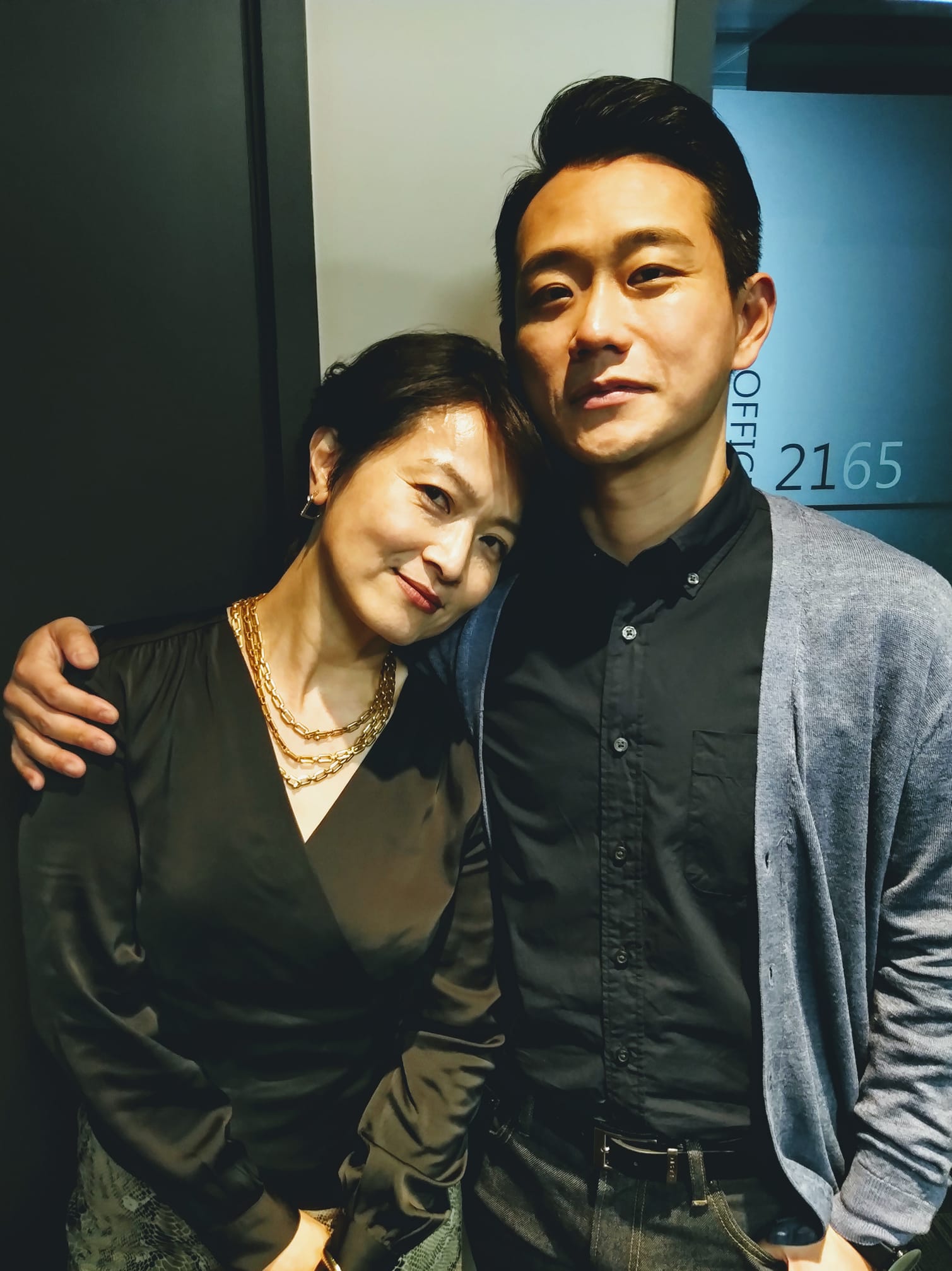 新婚才2個月！太太被診斷罹癌「綠葉男星蠟燭三頭燒」往返醫院　「常躲在陽台偷哭」如今不貪求：只求功德圓滿
