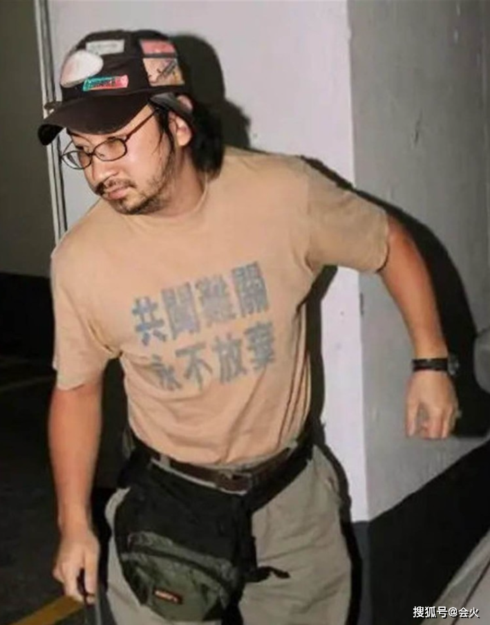 劉德華親弟弟罕見曝光！滿臉絡腮鬍「與哥哥外形」差很大　開公司做老闆「身家上億」仍為人低調