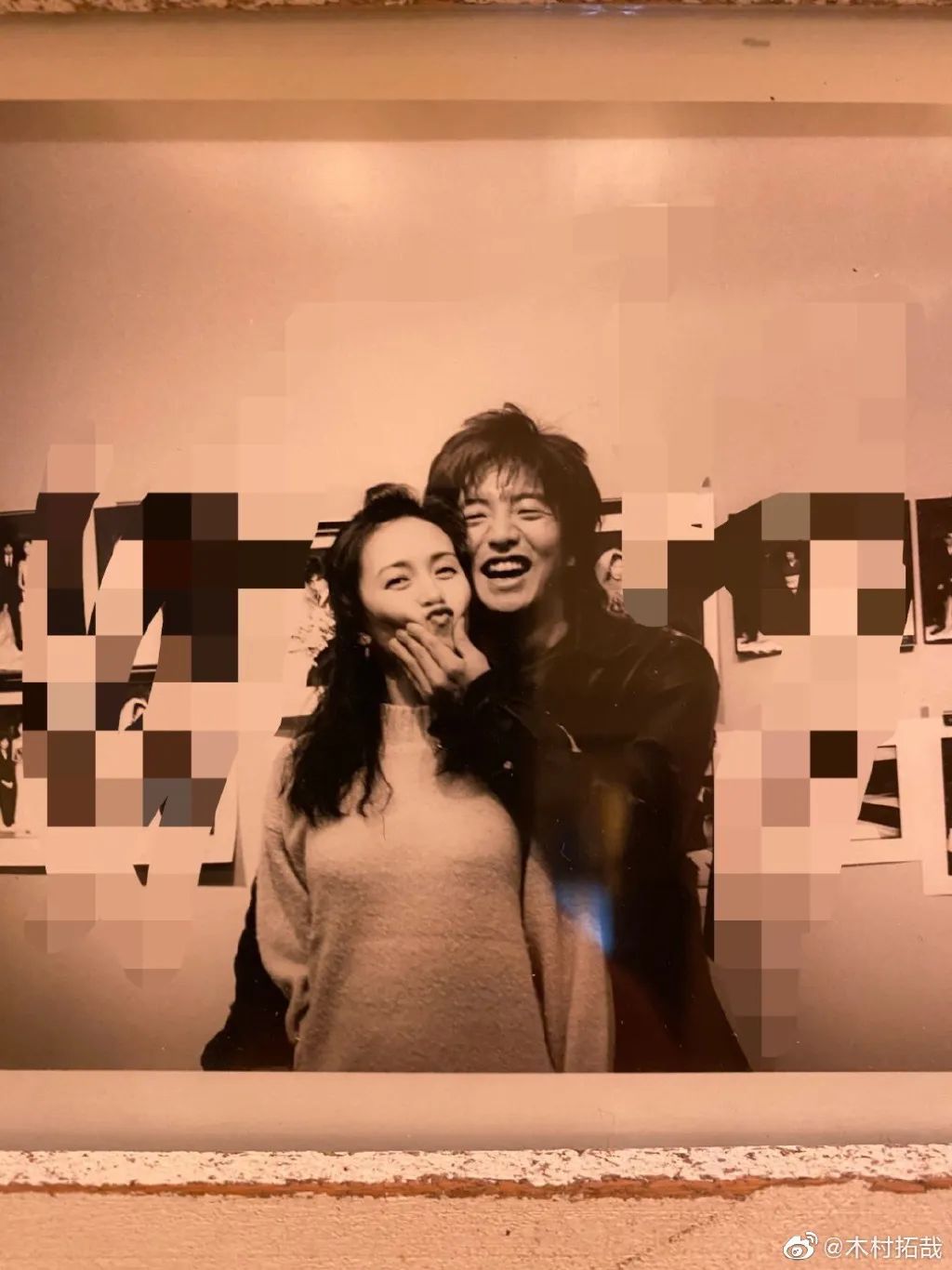 結婚21年仍浪漫！木村拓哉「與愛妻工藤靜香」罕見同框放閃　街頭甜蜜約會「互喂冰淇淋」好恩愛