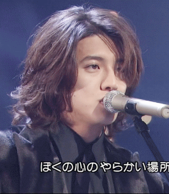 結婚21年仍浪漫！木村拓哉「與愛妻工藤靜香」罕見同框放閃　街頭甜蜜約會「互喂冰淇淋」好恩愛