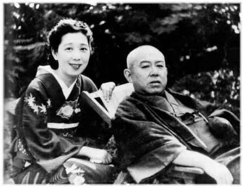 不懼世俗流言！99歲尼姑喝酒吃肉沉迷男色　卻獲「國家級榮譽勳章」引無數人每天登門拜訪