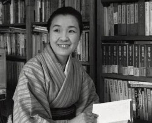 不懼世俗流言！99歲尼姑喝酒吃肉沉迷男色　卻獲「國家級榮譽勳章」引無數人每天登門拜訪