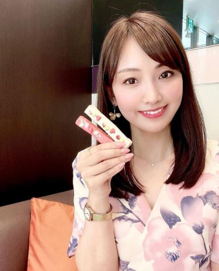 到底誰是媽？40歲單親媽太凍齡「和19歲愛女合照」認不出輩分　網友接連猜錯「驚曝是美魔女亞軍」