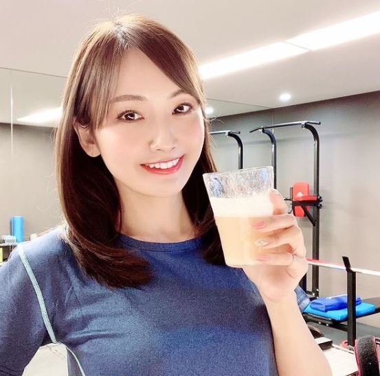 到底誰是媽？40歲單親媽太凍齡「和19歲愛女合照」認不出輩分　網友接連猜錯「驚曝是美魔女亞軍」