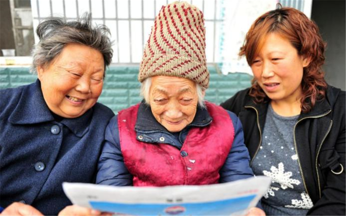 太狠心！65歲老人「跪求女兒養自己」女兒反叫她滾　原以為不孝「不料結局反轉」被網友酸爆