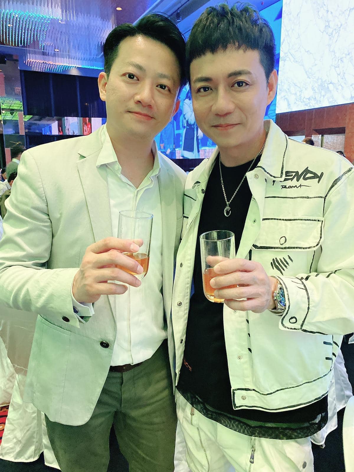 別只看到我寵妻！陳隨意暖謝「老婆私下無怨言付出」：朋友超羨慕　寵愛是互相「昔為她甘鑽狐狸洞」摔傷不喊苦