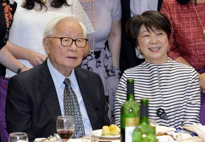 人命不分國家！張淑芬喊心痛「救印度疫情」：員工捐多少我加碼多少　同樣大愛「資助台灣一線醫護」暖舉曝光