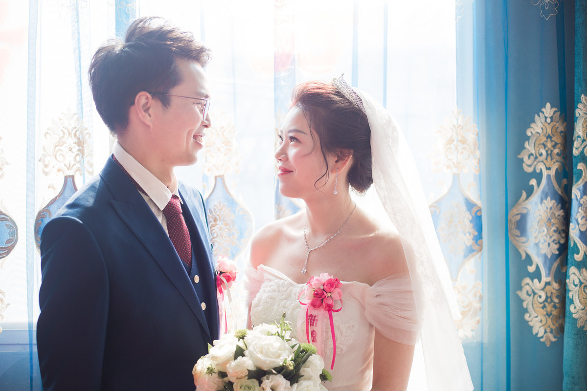 說好AA制！「妻子懷孕0收入」丈夫：憑什麼你生孩子我出錢？一個月後他後悔已來不及：出一半行嗎？