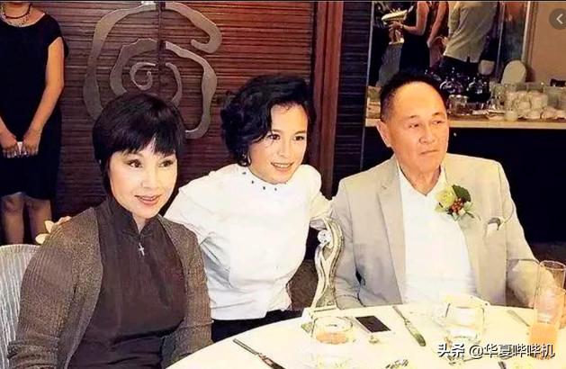 每年換172個女友！花費百萬「只為牽手林志玲」曝撩妹秘訣　為保財產「發誓一生不娶」84歲仍不敢