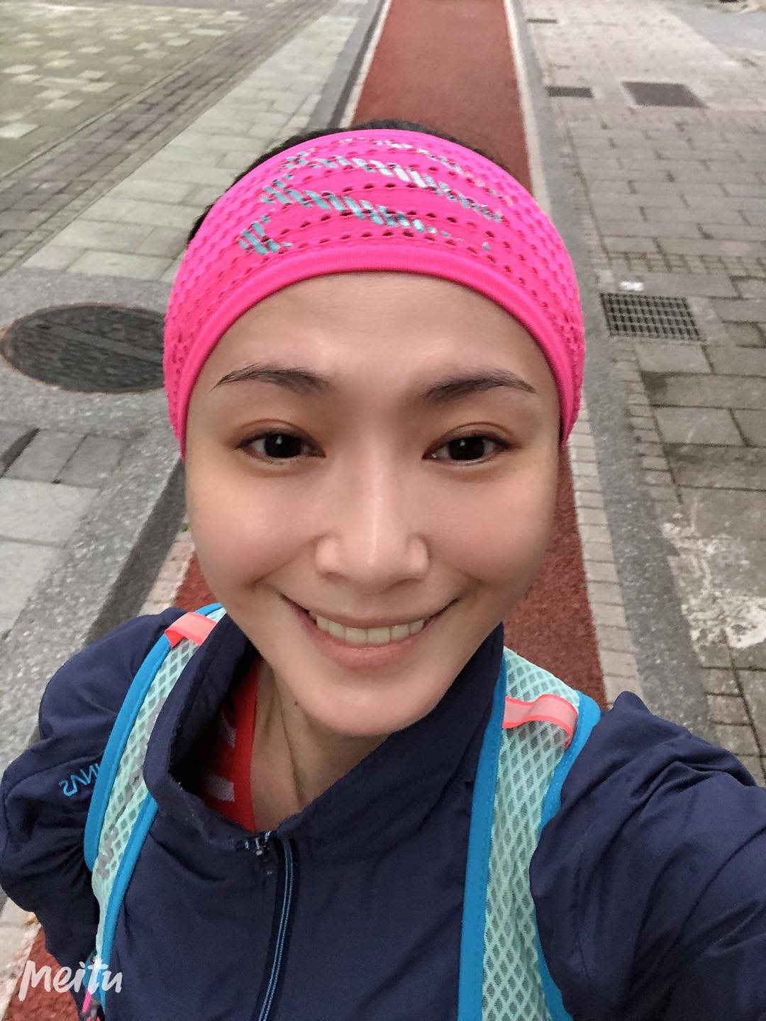 好老公認證！侯怡君「放閃尪帥氣背影」甜喊：要找會煮飯的嫁　蕭大陸「私下寵妻對話曝」20年從沒變過