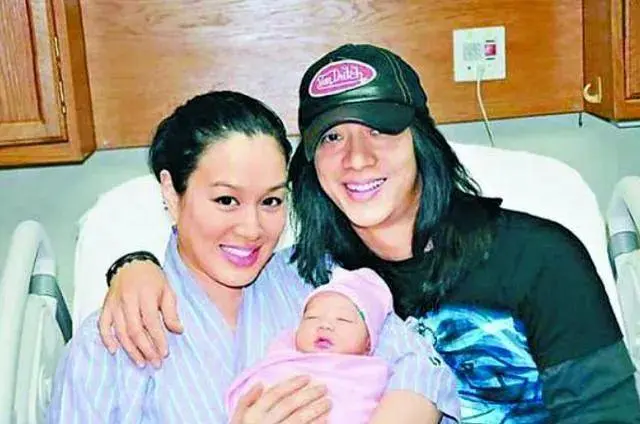 愛情不怕晚！她46歲「3婚帶3子」嫁小12歲老公　曝「婚後生活」：活得精彩的女人從不懼年齡
