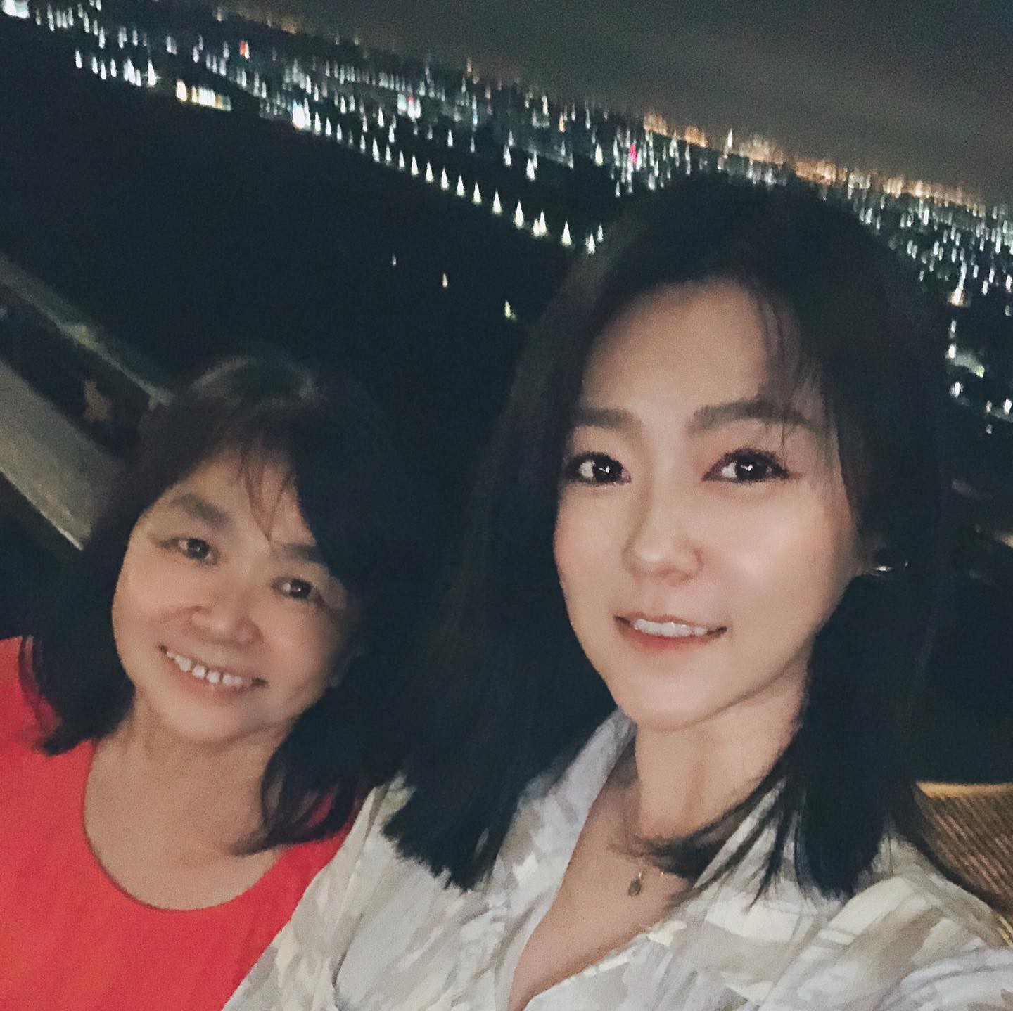 被酸大頭症！曹雅雯淚揭內幕「右耳其實從小聽不到」　出道10年「宣布新身分」嗨翻粉絲：太勵志