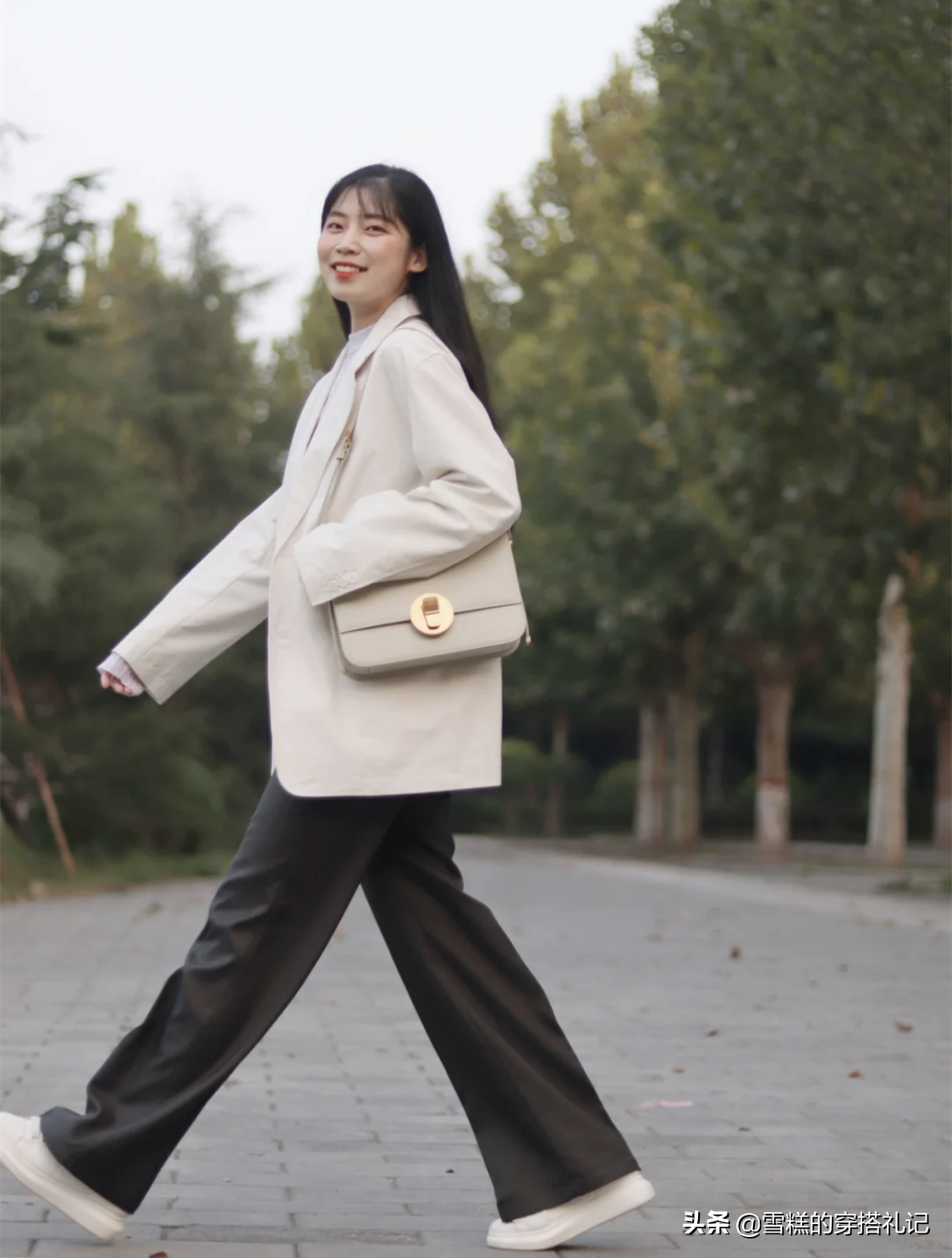 顔色搭配對了更顯氣質！不管什麽年紀的女人「5個顔色最好少穿」顯得老氣又不修身