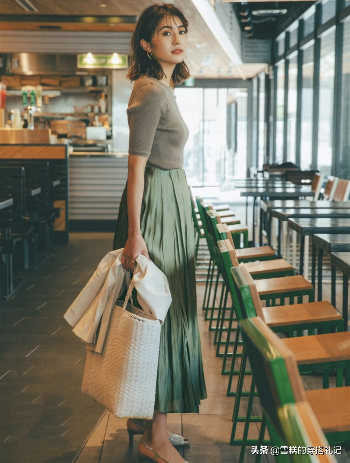 顔色搭配對了更顯氣質！不管什麽年紀的女人「5個顔色最好少穿」顯得老氣又不修身
