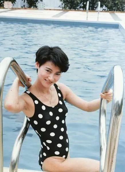 一生是別人的兩世！她3歲乞討「12歲做舞女」　22歲當影后「40歲自裁未遂」61歲終於活成了傳奇