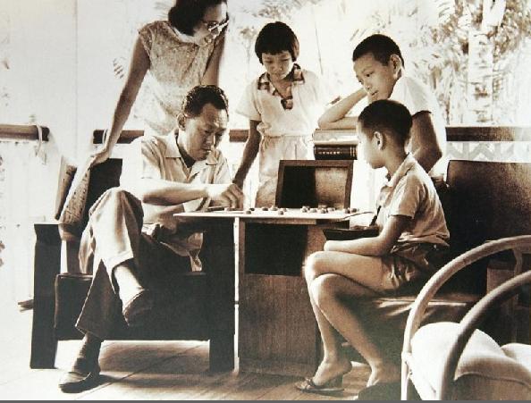 63年風雨同舟！高材生娶大兩歲姐姐「扶持他成國家總理」　吻別病妻「難忘與她的回憶」盼天上重逢