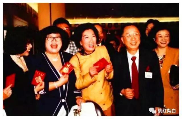 寧要媳婦不要仔！她不讓王祖賢進門「幫前兒媳要4億分手費」　豪門寶藏婆婆活成了傳奇