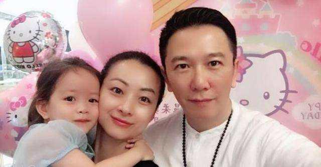 戀愛史堪比八點檔！婚內出軌騙財騙色「三婚娶小嬌妻」　風流一生的他「早已身家過億」